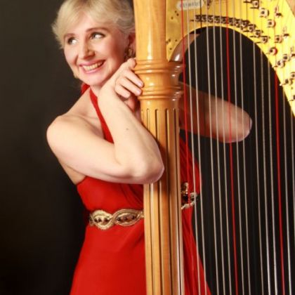 Magdalena - Harpist